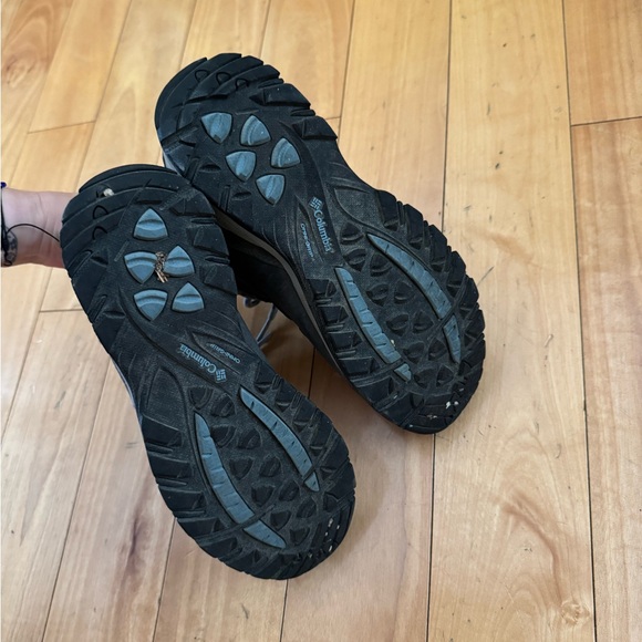 COLUMBIA NEWTON RIDGE WATERPROOF HIKING BOOTS - Picture 4 of 8